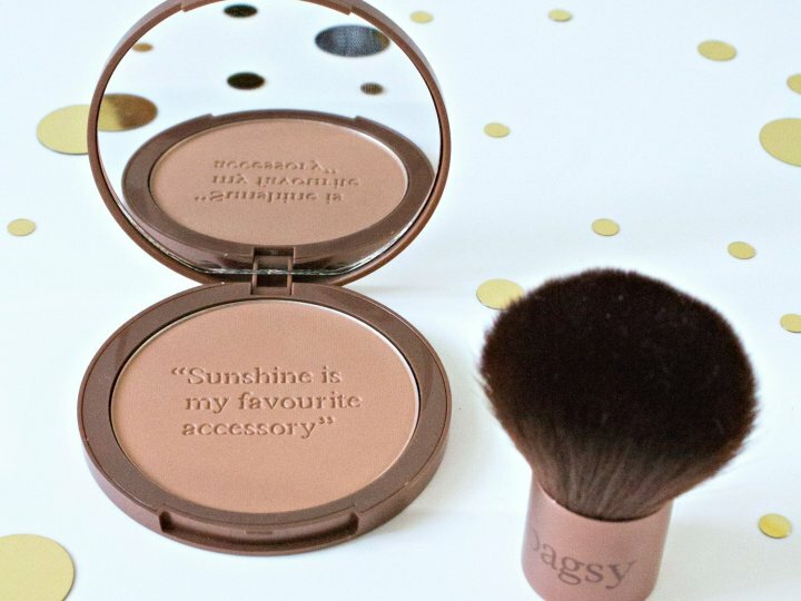 INTRODUCING OUR HERO MAKEUP BRUSH.
